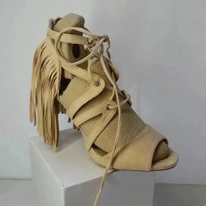 Qupid Grammy size 6 medium strappy heeled sandals